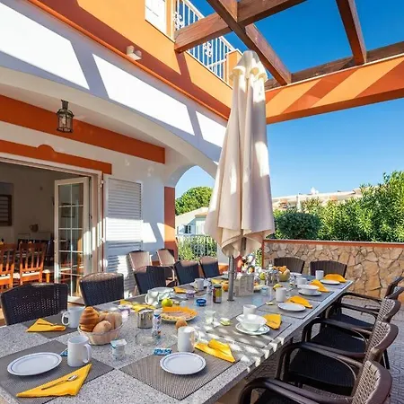 7+1 Bedroom Private Villa, Heated Pool, Games, Bbq