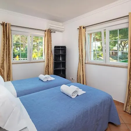 7+1 Bedroom Private Villa, Heated Pool, Games, Bbq Albufeira