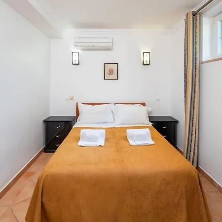 7+1 Bedroom Private Villa, Heated Pool, Games, Bbq וילה *