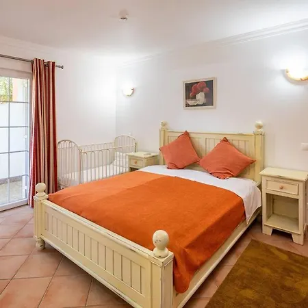 7+1 Bedroom Private Villa, Heated Pool, Games, Bbq Вилла Албуфейра