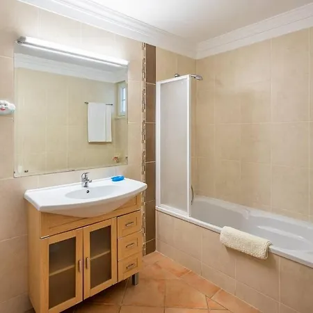 7+1 Bedroom Private Villa, Heated Pool, Games, Bbq *