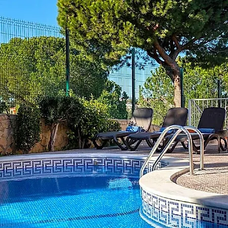 7+1 Bedroom Private Villa, Heated Pool, Games, Bbq *