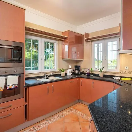 7+1 Bedroom Private Villa, Heated Pool, Games, Bbq Villa